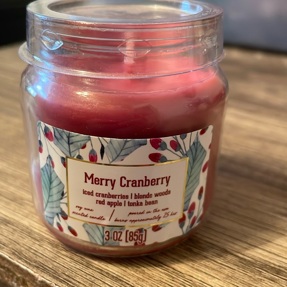 Cranberry candle